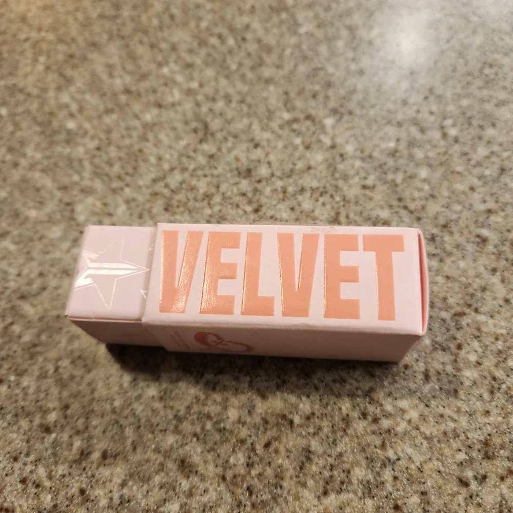 Jeffrey Star Libra Lynn Velvet Trap Lipstick ~ Terracotta Rose